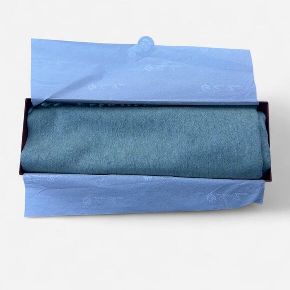 Brand New Loro Piana Scarf in Original Packaging / Box - Picture 5 of 6